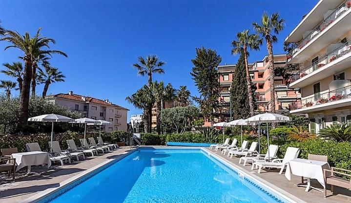 Paradiso 4*