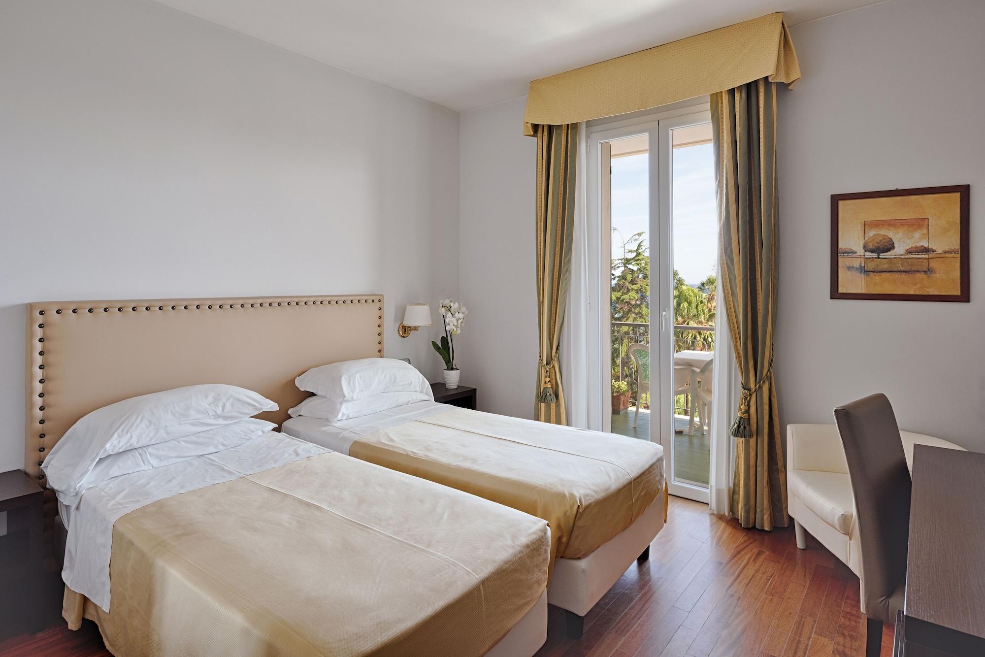 Paradiso Hotel