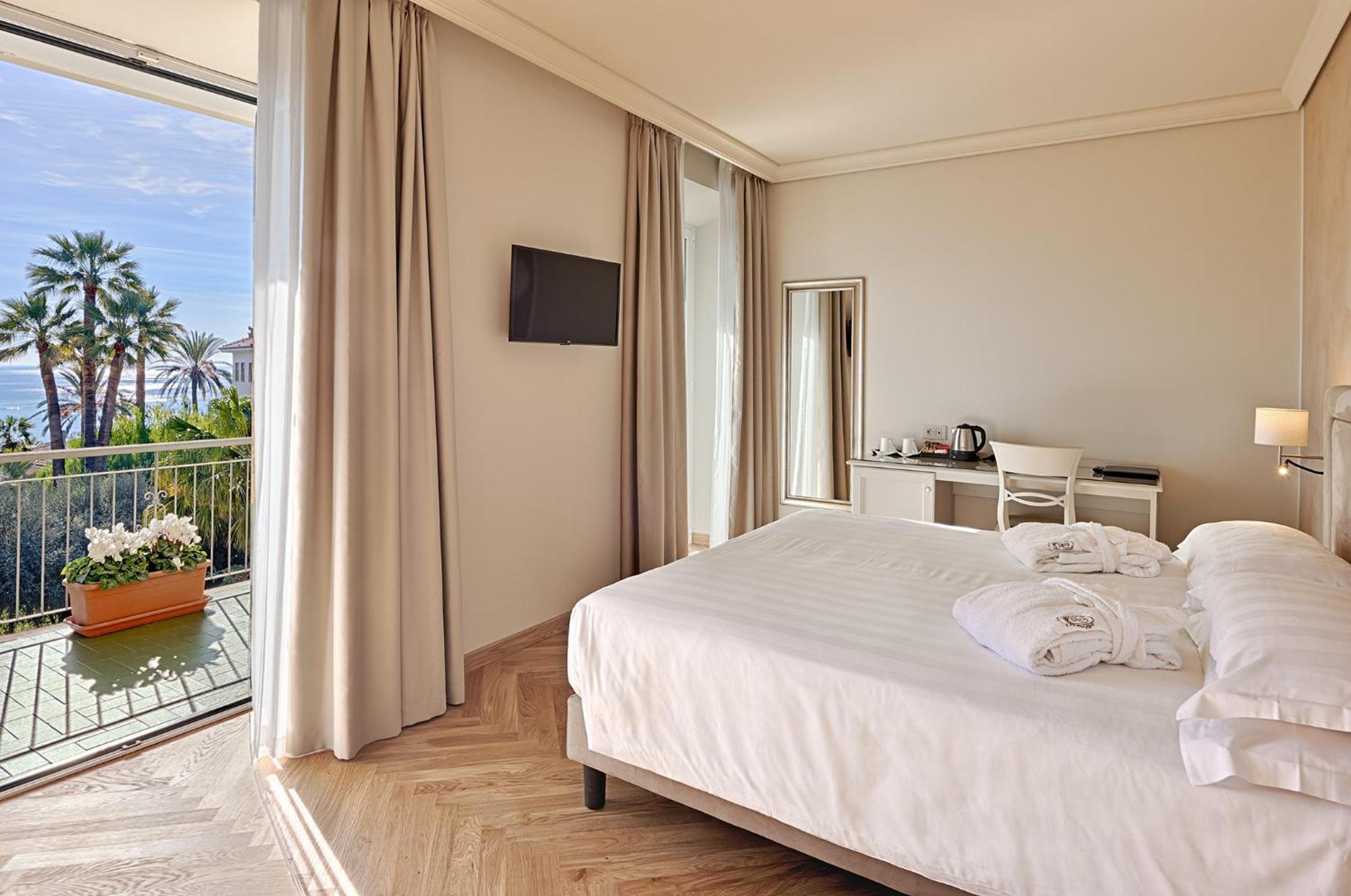 Paradiso 4*